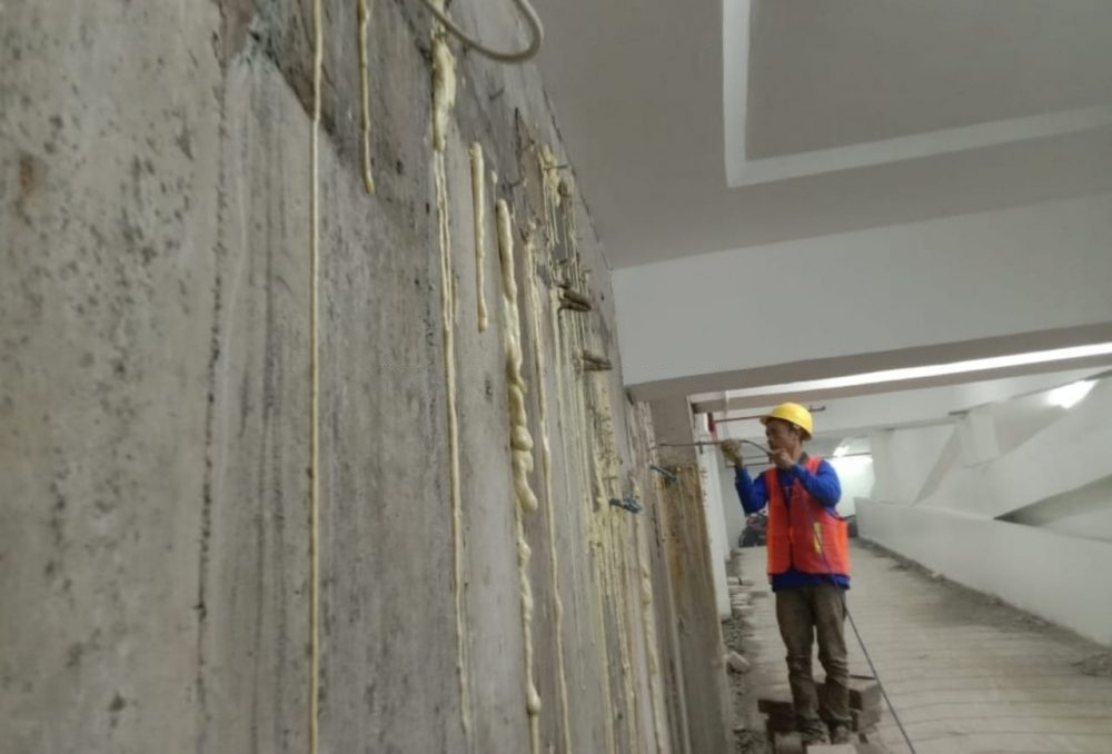 Proyek waterproofing pada gedung apartemen bertingkat tinggi